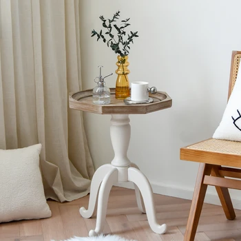 Диван и Чайный столик В Небольшой Гостиной Французской Квадратной Минималистичной Мебели типа 