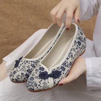 Обувь женская вышитая обувь с одеждой Хань тканевая обувь в этническом стиле женская мода 2021 года на танкетке с нижним сухожилием